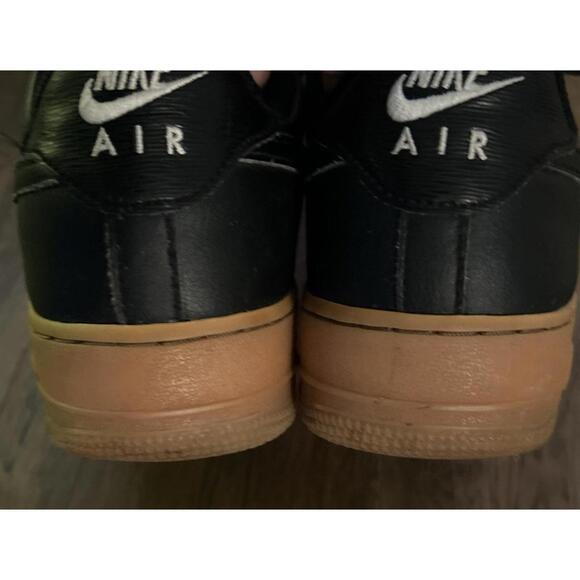 Nike Air Force 1 Low Black Gum Menβs SZ 10.5 Classic AF1 Sneakers CT7875-994 - Picture 7 of 10